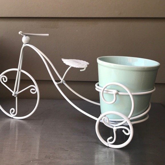 Bicycle Planter With Pot 🌷New - Picture 6 of 12